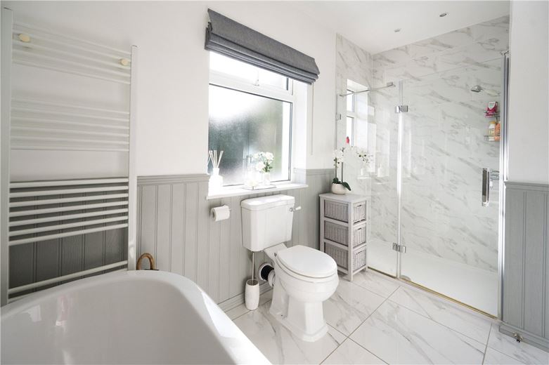 6 bedroom house, 8 Foxhill Avenue, Weetwood LS16 - Available