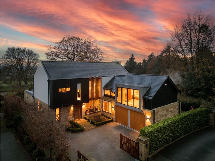 4 bedroom house, Rossett Green Lane, Harrogate HG2 - Available