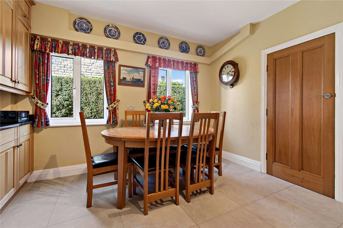 4 bedroom house, Merrybank Lane, Huby LS17 - Available