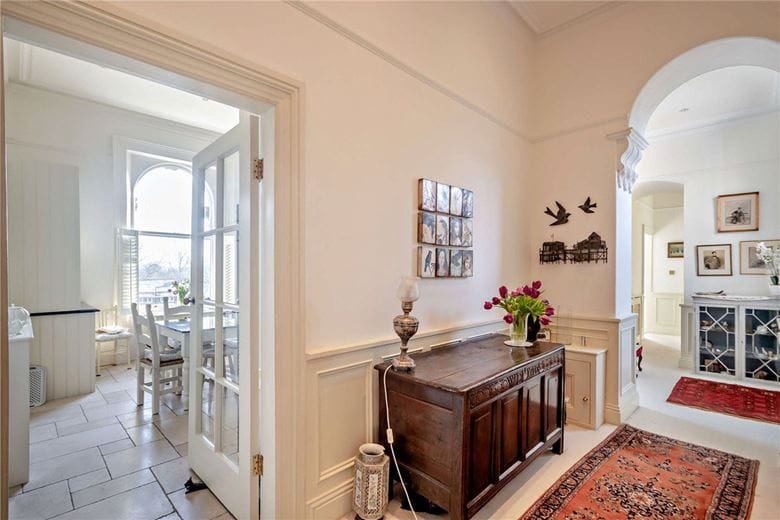 2 bedroom flat, Otley Road, Harrogate HG2 - Available