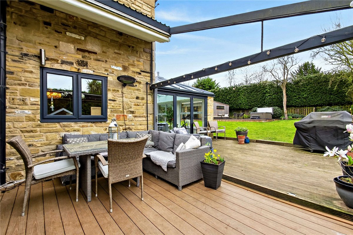 5 bedroom house, Maple Gardens, Bardsey LS17 - Available