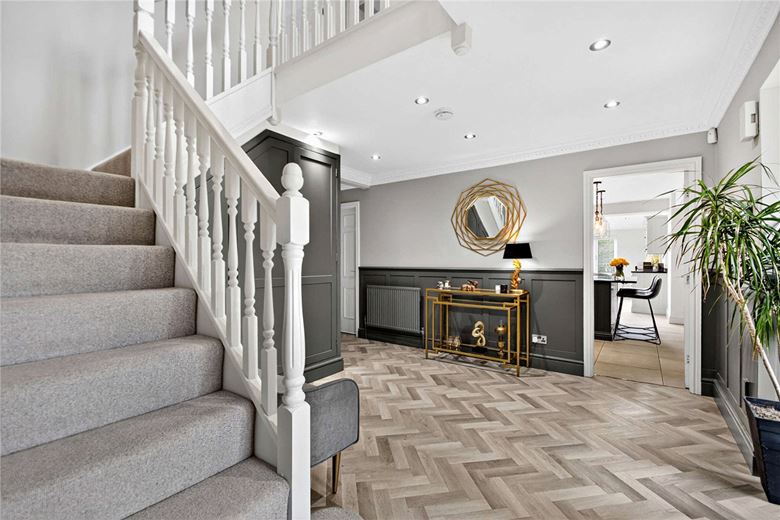 5 bedroom house, Maple Gardens, Bardsey LS17 - Available