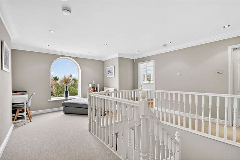 5 bedroom house, Maple Gardens, Bardsey LS17 - Available