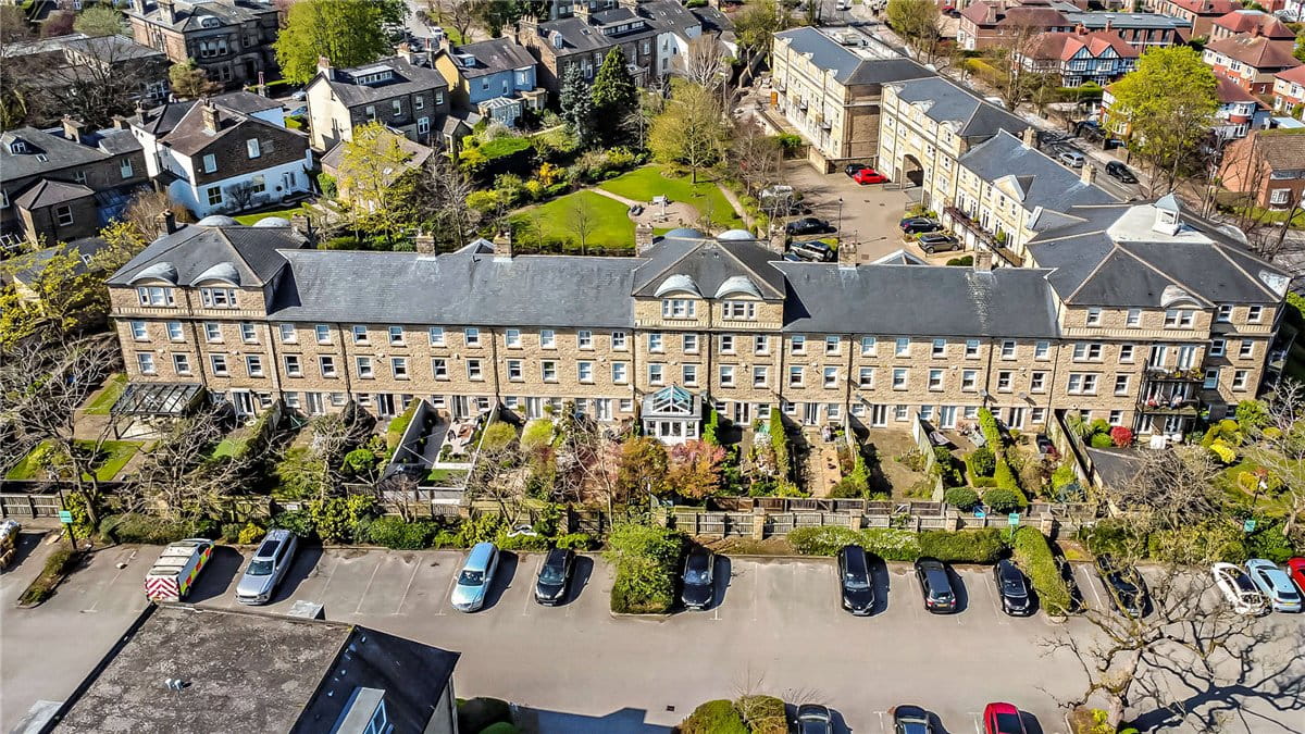 4 bedroom house, Queens Gate, Harrogate HG1 - Available