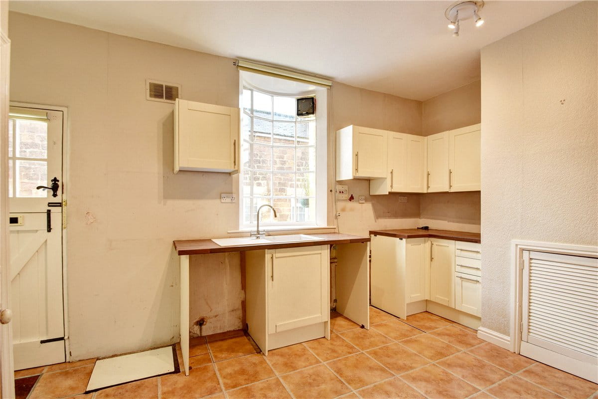2 bedroom cottage, Elmwood Terrace, Collingham LS22 - Available