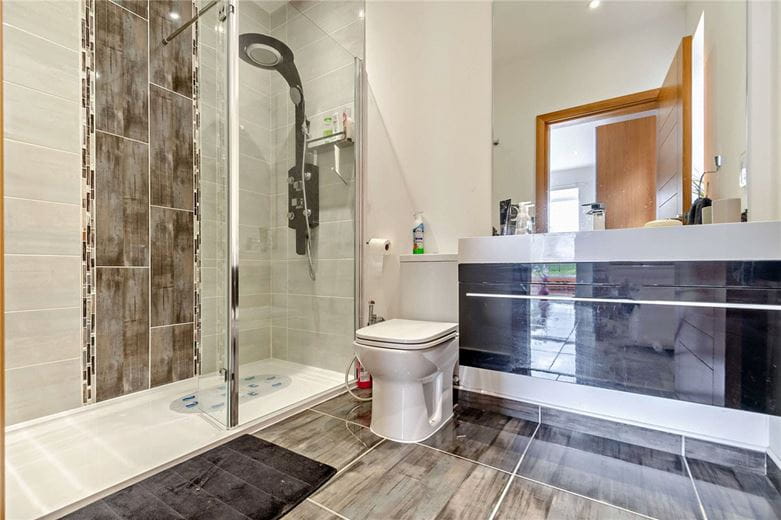 8 bedroom house, Cragtops, Pinfold Lane WF8 - Available