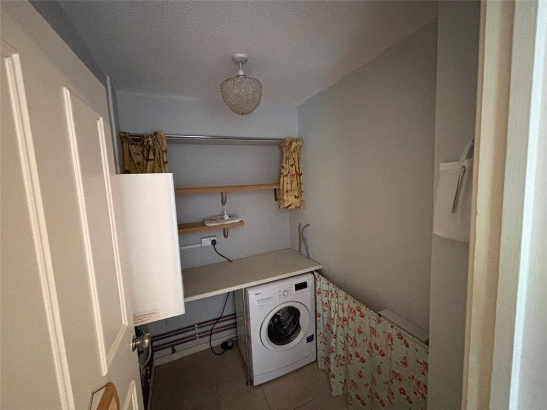 1 bedroom flat, Lichfield Grove, Harrogate HG3 - Available