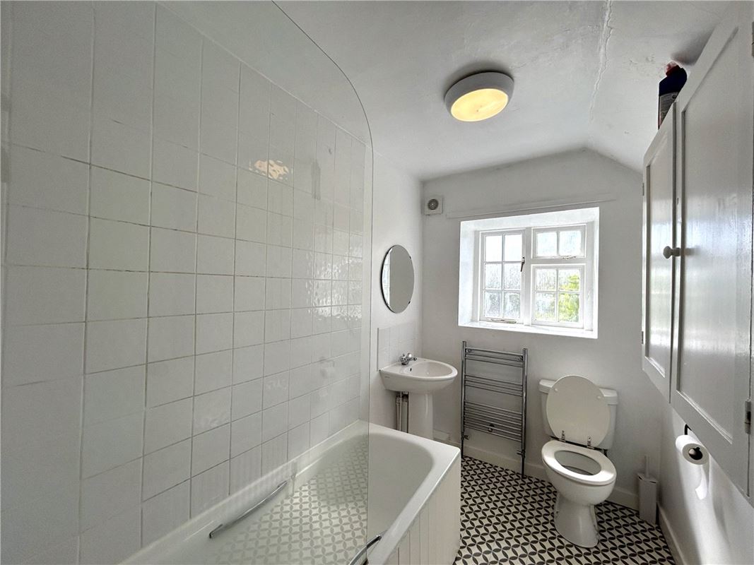 3 bedroom house, Main Street, Ledston WF10