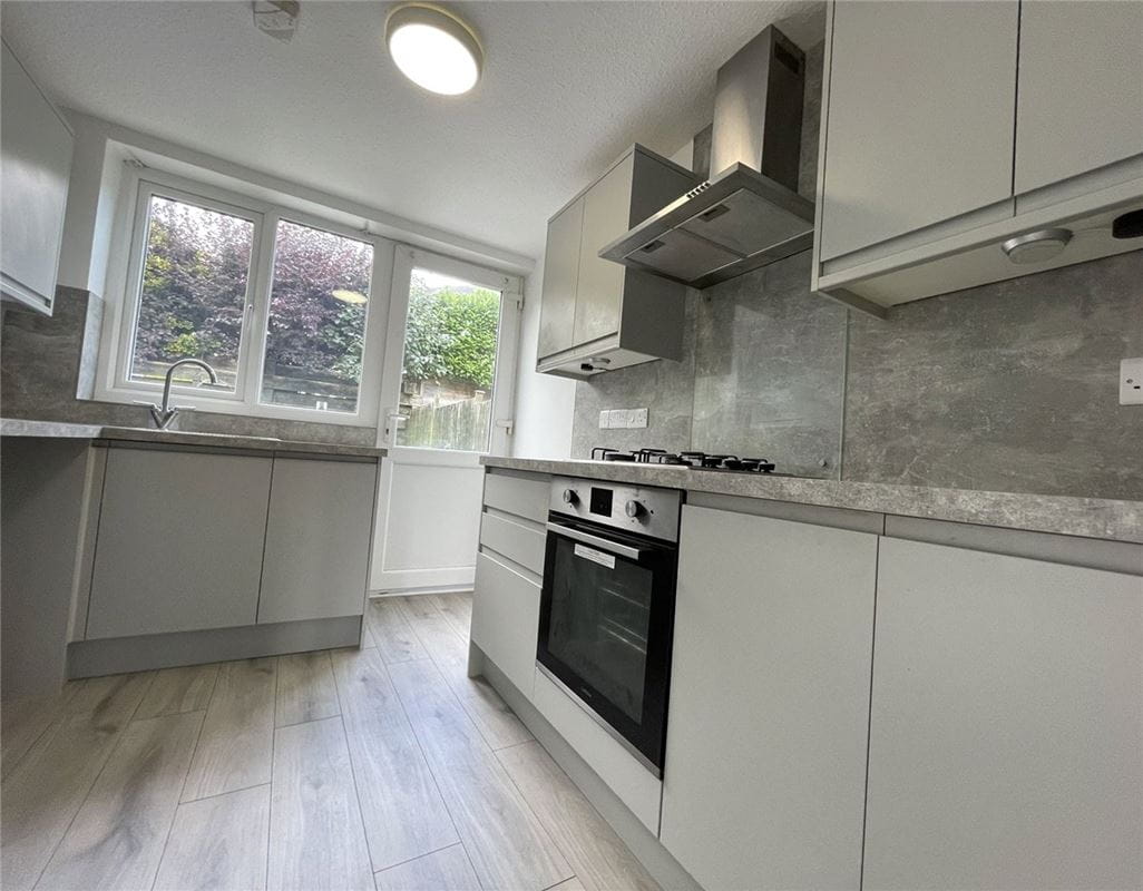 2 bedroom house, Church Street, Emley HD8