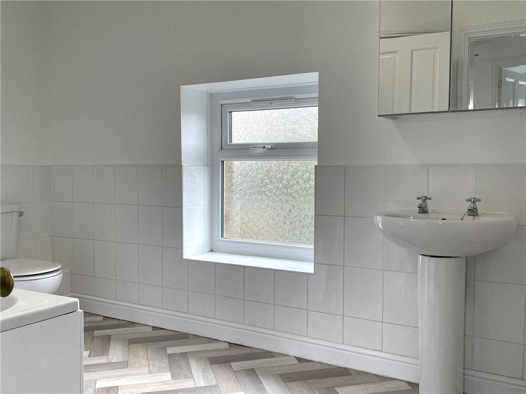 2 bedroom house, Church Street, Emley HD8 - Let Agreed