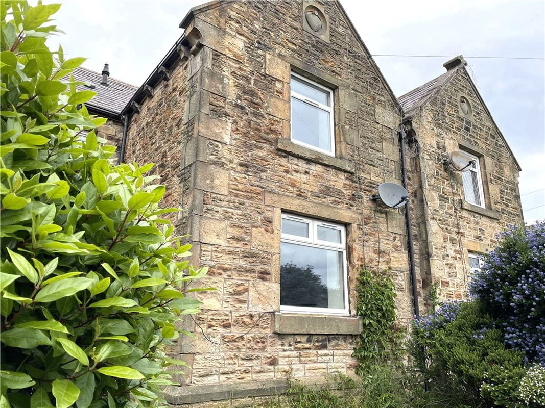 2 bedroom house, Church Street, Emley HD8 - Let Agreed