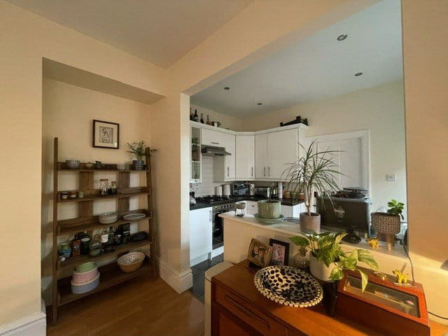 1 bedroom flat, Flat 1, 14 St Georges Road HG2