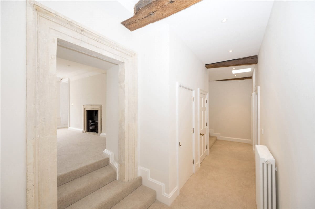 2 bedroom flat, Shrewsbury, Ledston Hall, Back Newton Lane WF10