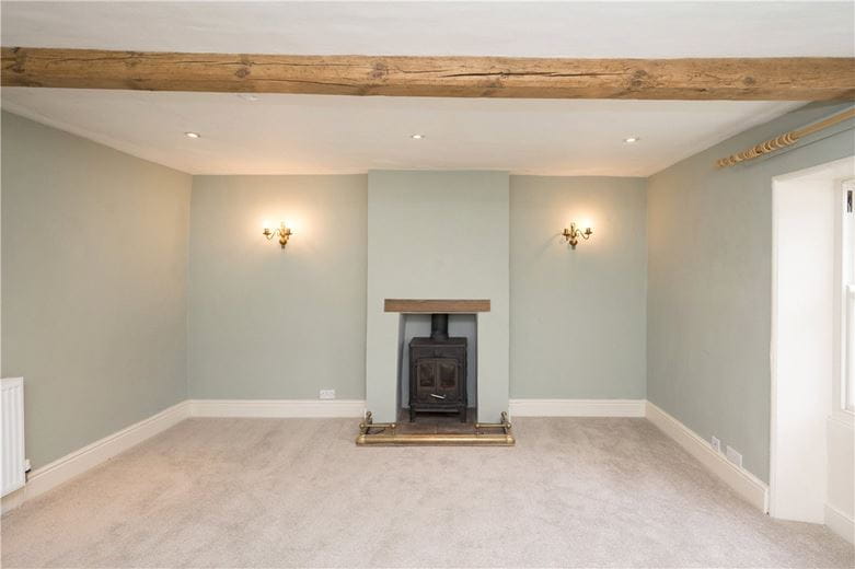 4 bedroom cottage, The Green, Kirklington DL8 - Available