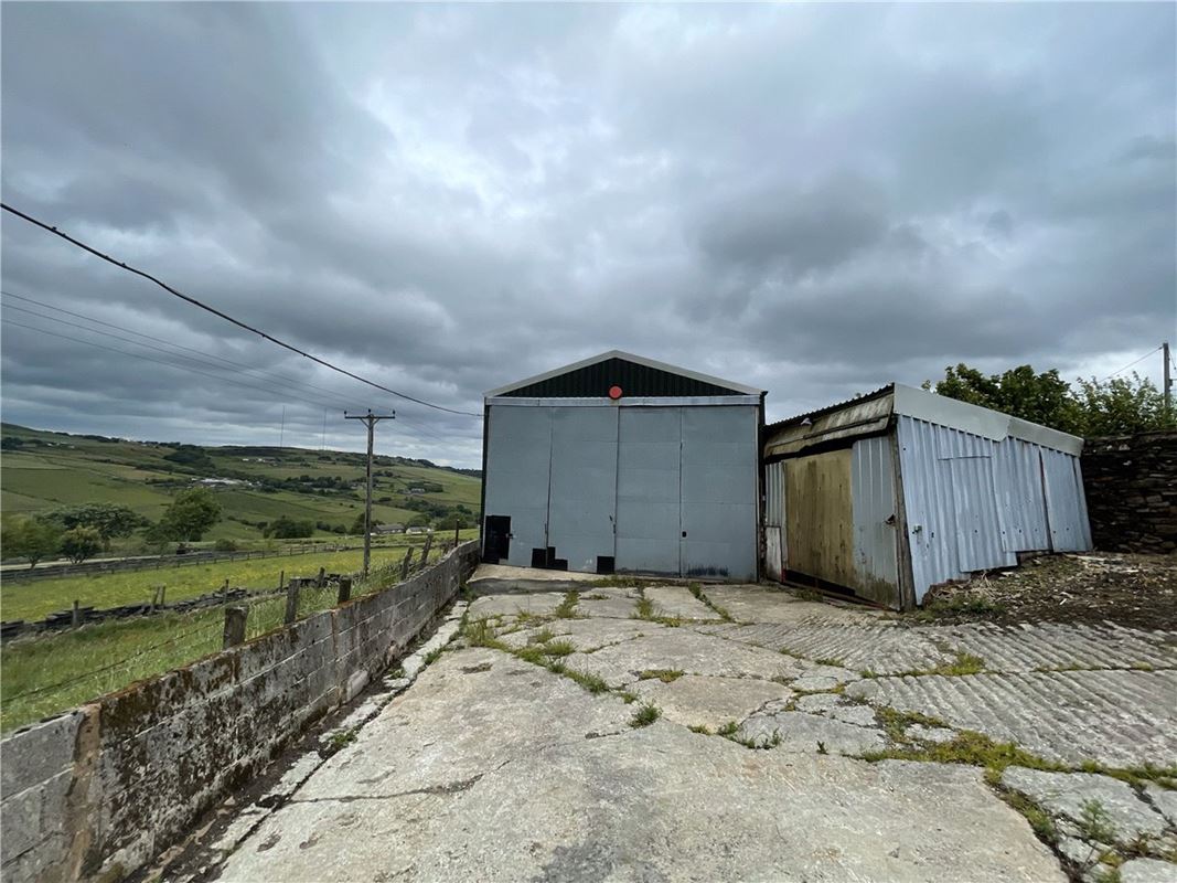  Farm, 1 Copside, Huddersfield HD7 - Available