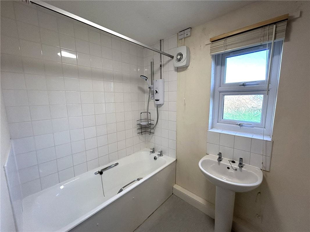 4 bedroom house, The Springs, Middleham DL8 - Available