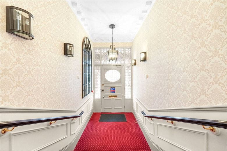 4 bedroom flat, Wynnstay Gardens, Kensington W8 - Available