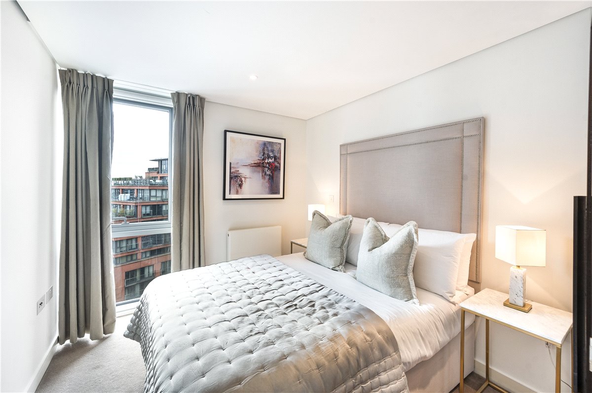 3 bedroom flat, Merchant Square East, London W2 - Available