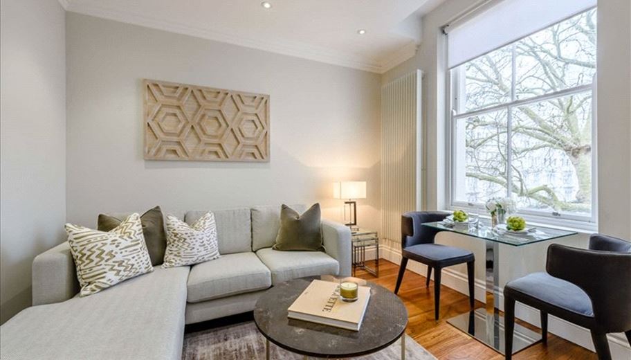 1 bedroom flat, Kensington Garden Square, Bayswater W2 - Available