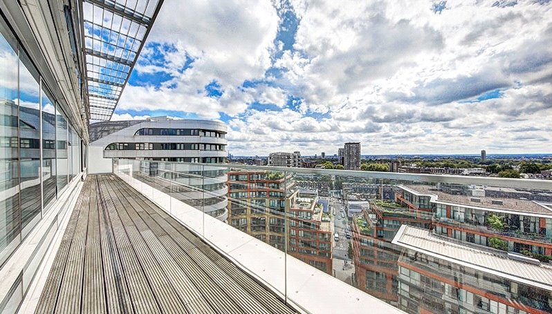 3 bedroom flat, Merchant Square East, London W2 - Available