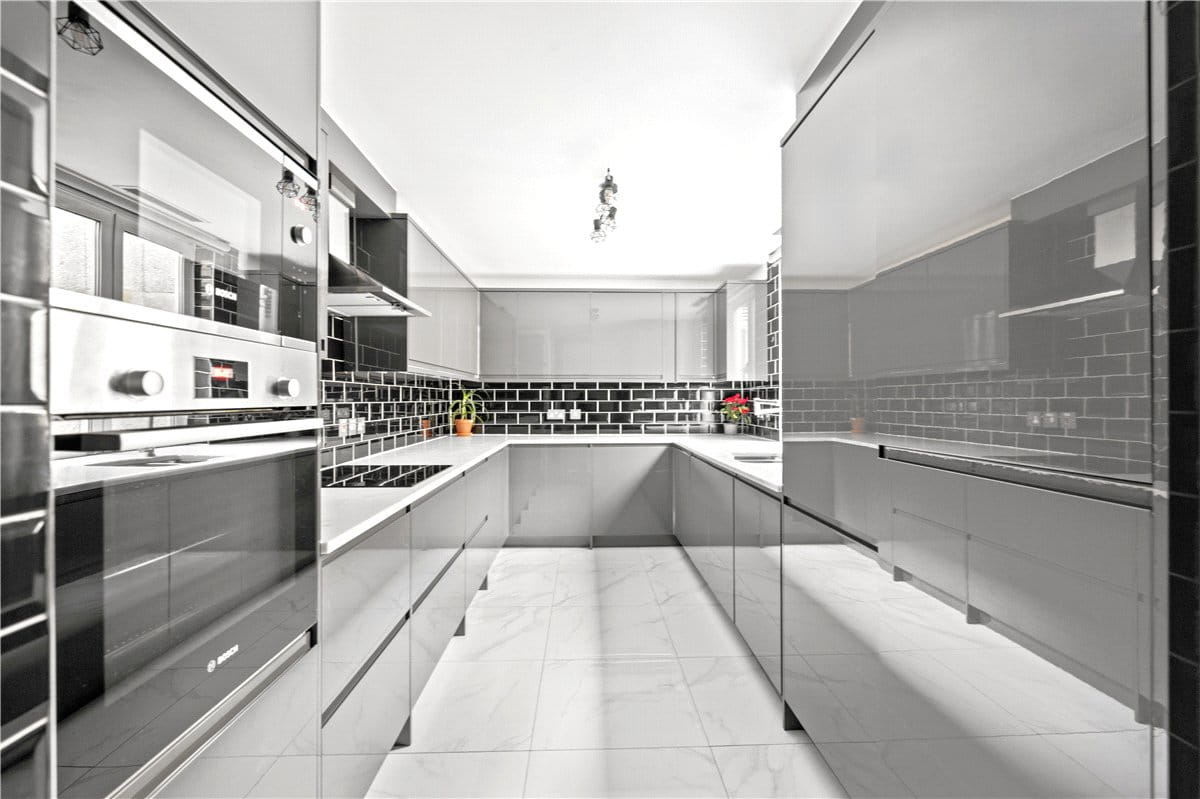 3 bedroom flat, Porchester Gate, Bayswater Road W2 - Available