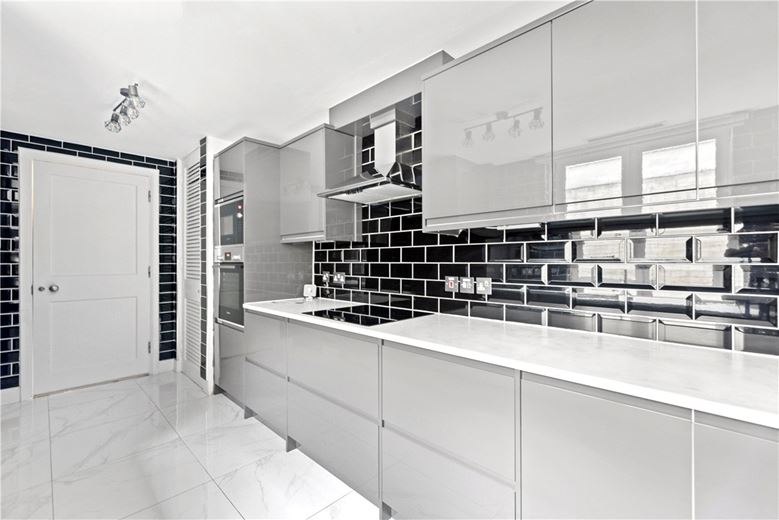 3 bedroom flat, Porchester Gate, Bayswater Road W2 - Available