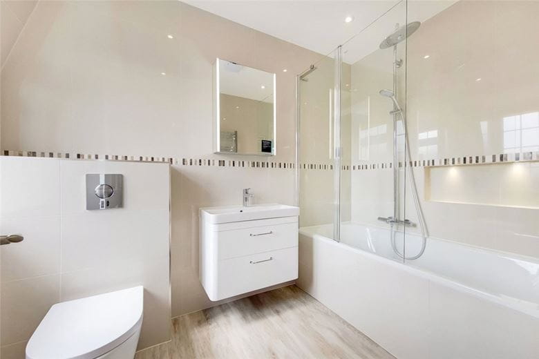 3 bedroom house, Abbotsbury Road, Holland Park W14 - Available