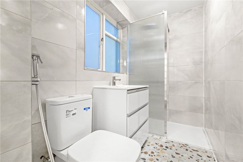 1 bedroom flat, Royal Crescent, Holland Park W11 - Available