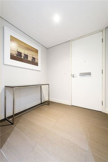 3 bedroom flat, Merchant Square East, London W2 - Available