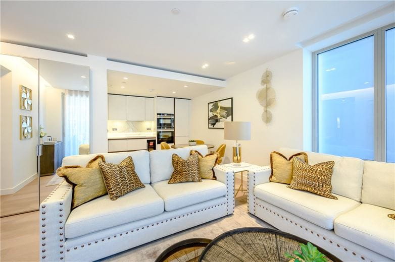 2 bedroom flat, Edgware Road, London W2 - Available