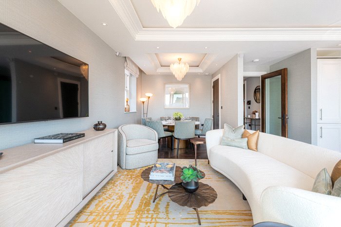 2 bedroom flat, Prince of Wales Terrace, London W8 - Available