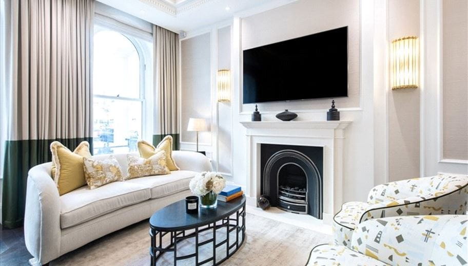 2 bedroom flat, Prince of Wales Terrace, London W8 - Available