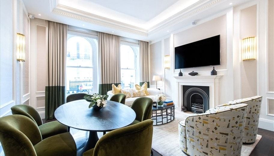 2 bedroom flat, Prince of Wales Terrace, London W8 - Available