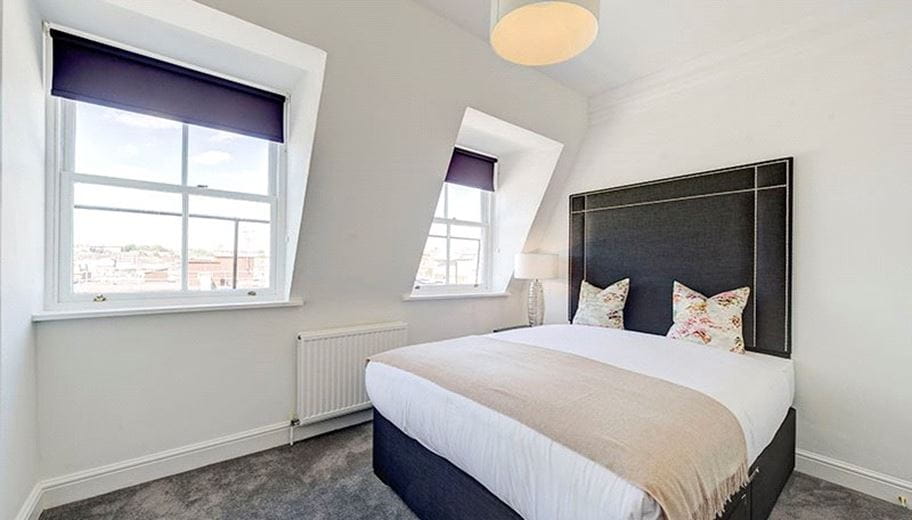 2 bedroom flat, Lexham Gardens, London W8 - Available