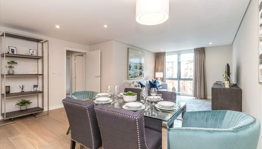 3 bedroom flat, Merchant Square East, London W2 - Available