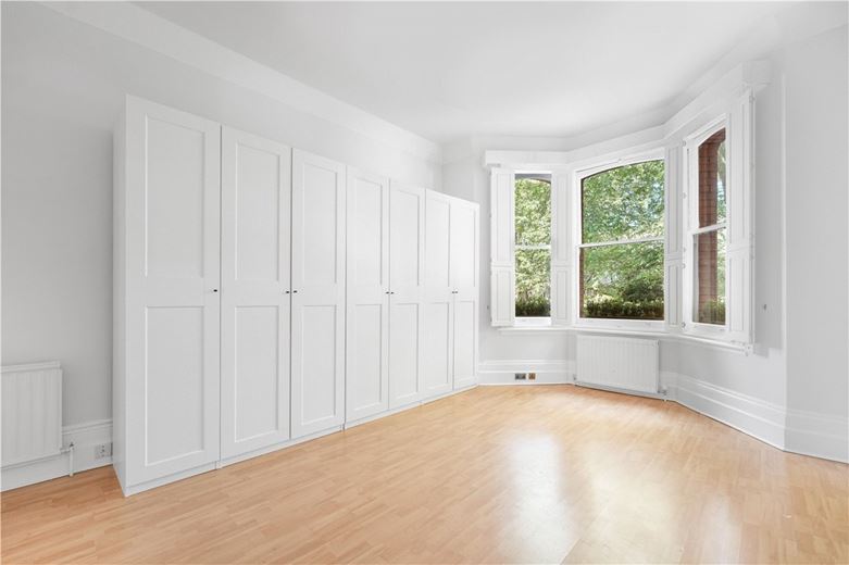 3 bedroom flat, Tedworth Square, Chelsea SW3 - Available