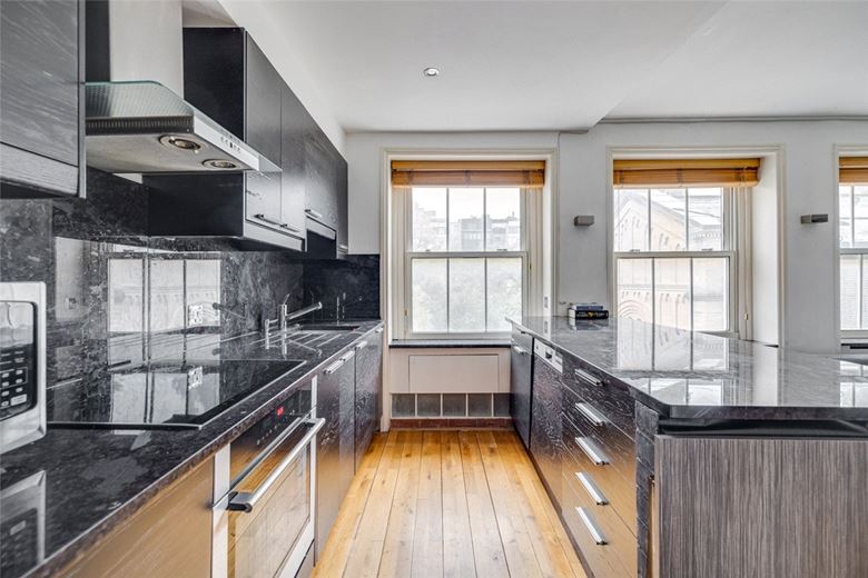 3 bedroom flat, Ennismore Gardens, Knightsbridge SW7 - Available