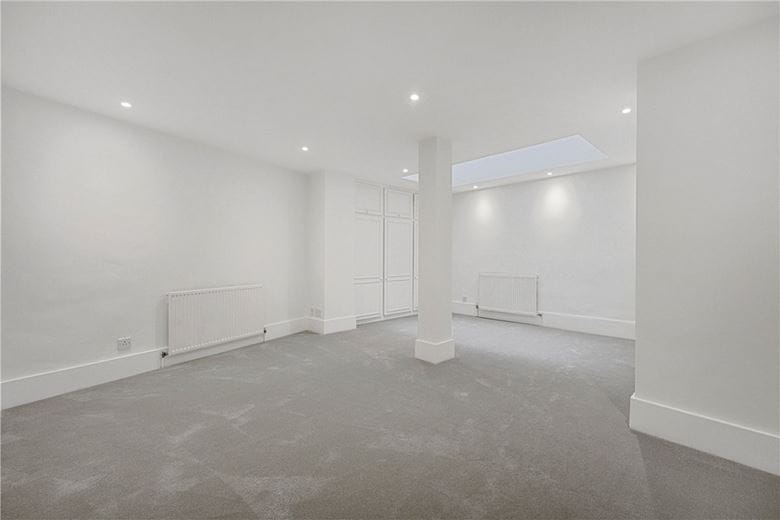 2 bedroom flat, Queens Gate, South Kensington SW7 - Available