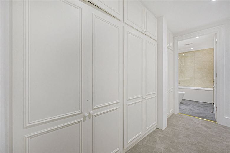 2 bedroom flat, Queens Gate, South Kensington SW7 - Available