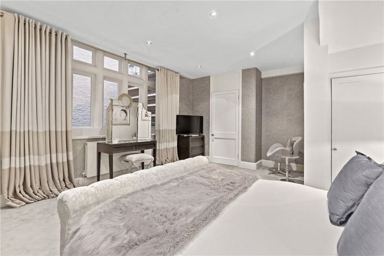 1 bedroom flat, Lennox Gardens, Knightsbridge SW1X - Available