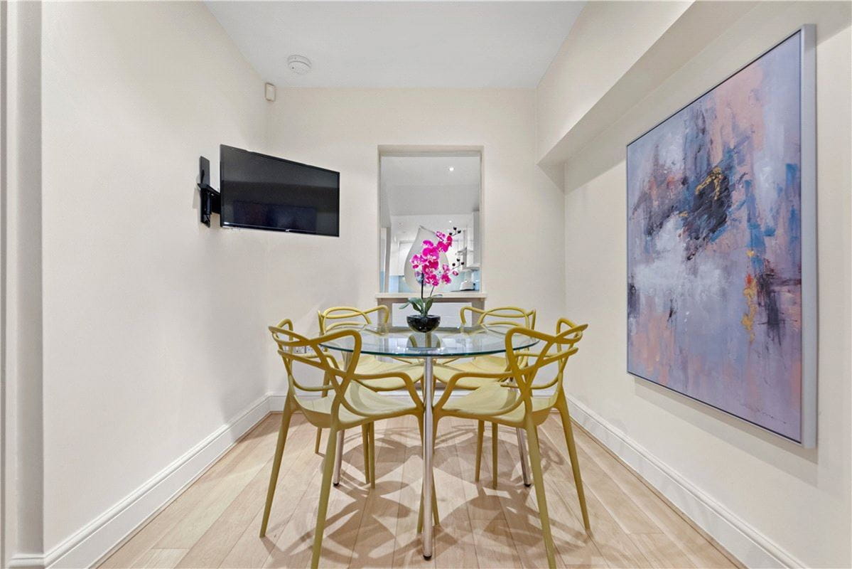 1 bedroom flat, Lennox Gardens, Knightsbridge SW1X - Available