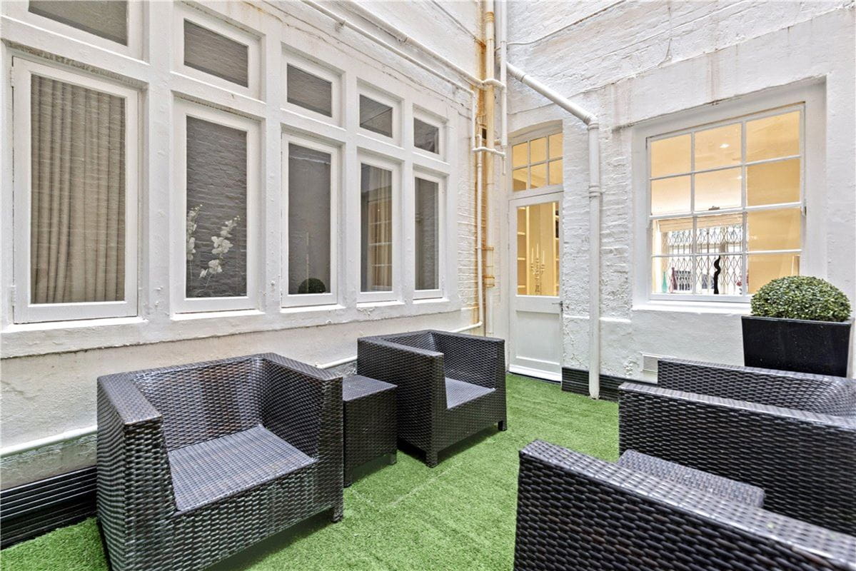 1 bedroom flat, Lennox Gardens, Knightsbridge SW1X - Available