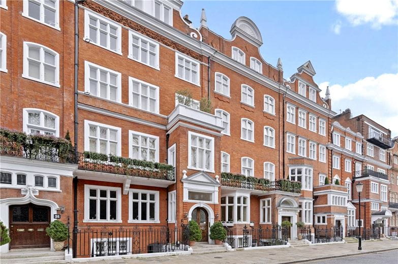 1 bedroom flat, Lennox Gardens, Knightsbridge SW1X - Available