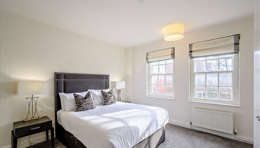 2 bedroom flat, Fulham Road, Chelsea SW3 - Available