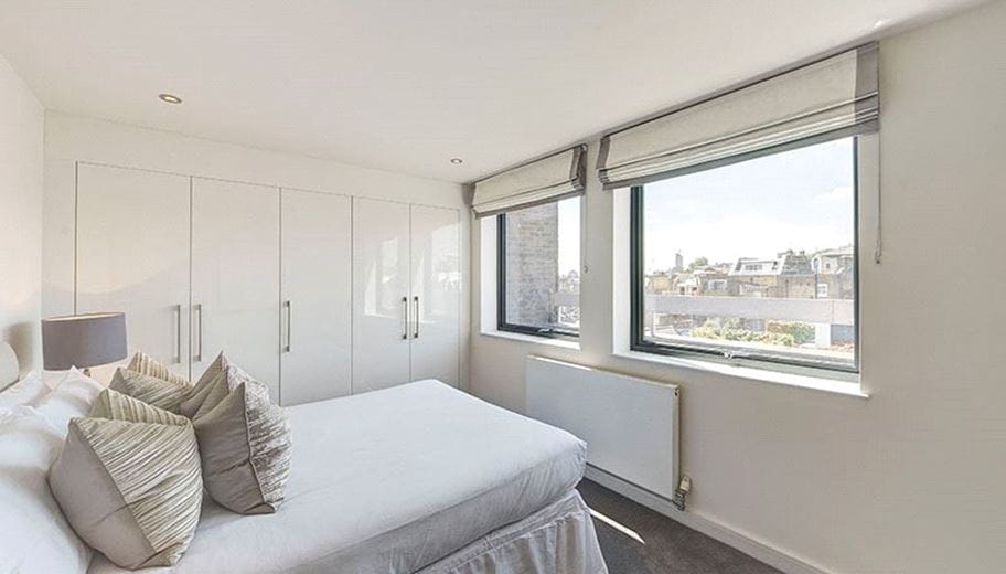 2 bedroom flat, Fulham Road, Chelsea SW3 - Available