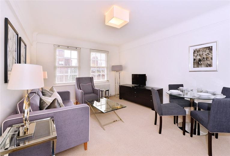 2 bedroom flat, Fulham Road, London SW3 - Available