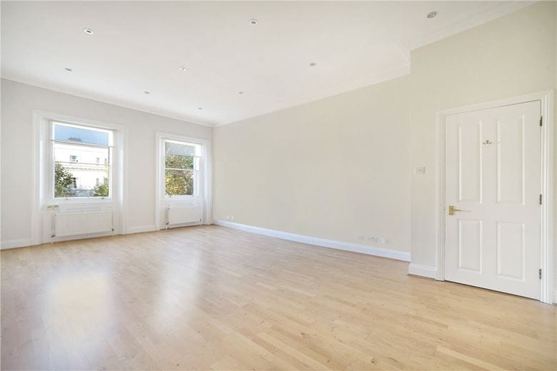 3 bedroom flat, Queens Gate, South Kensington SW7 - Available