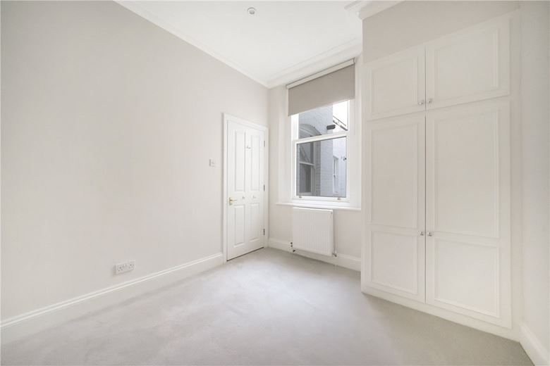 3 bedroom flat, Queens Gate, South Kensington SW7 - Available