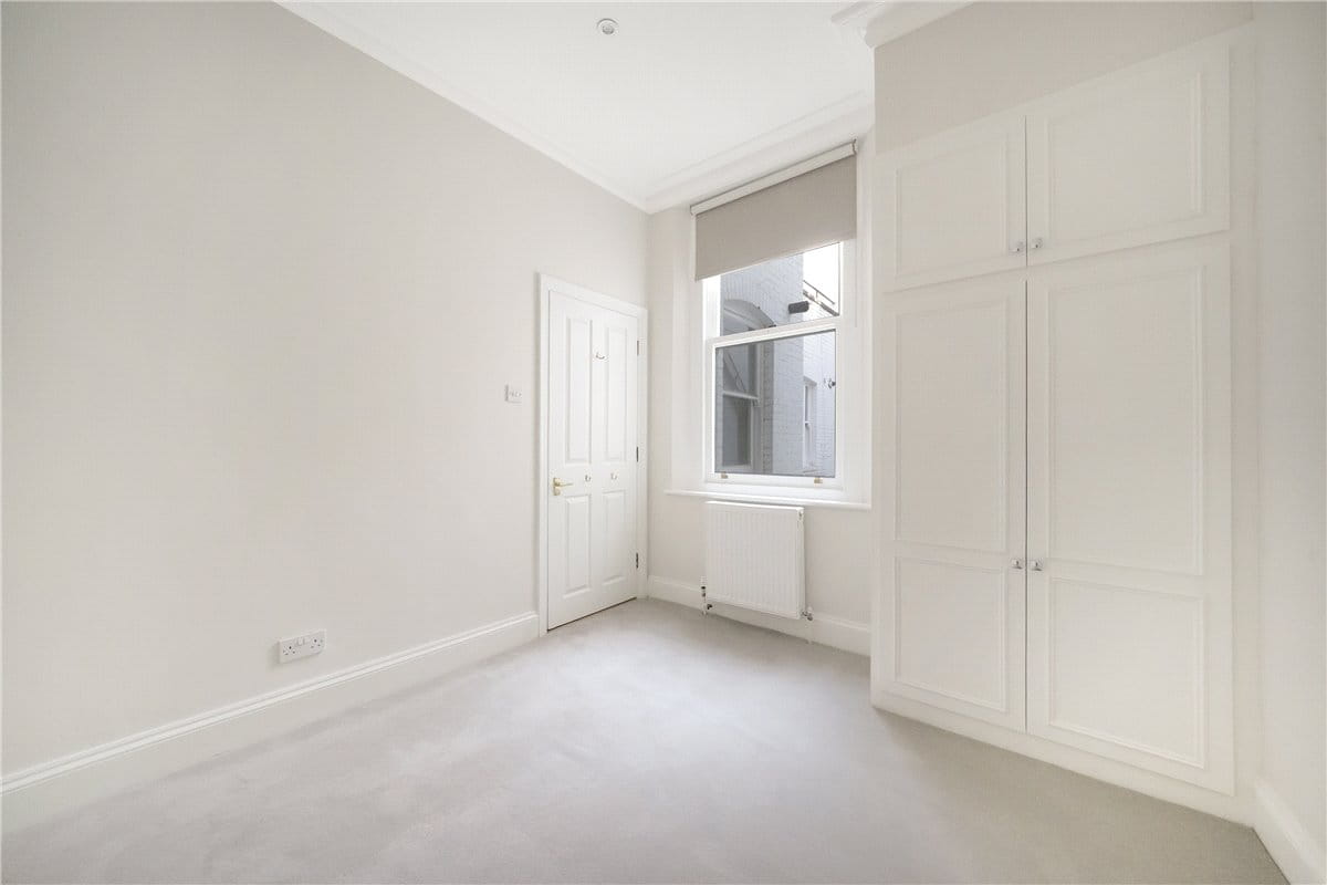 3 bedroom flat, Queens Gate, South Kensington SW7 - Available