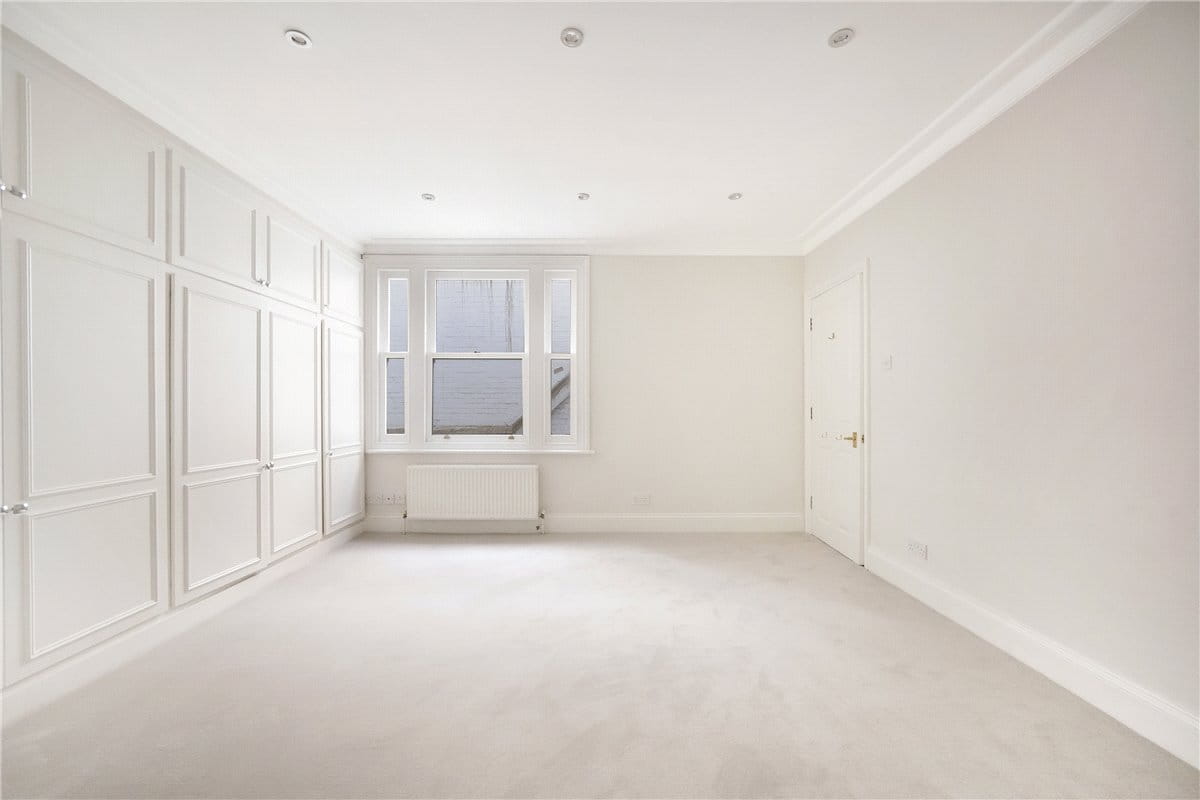 3 bedroom flat, Queens Gate, South Kensington SW7 - Available